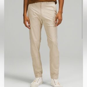 Lululemon Men’s Commission pant slim 32 x 34 khaki